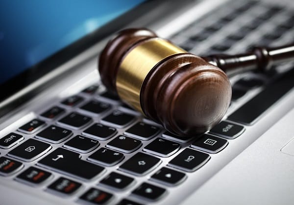 وکیل جرایم رایانهای